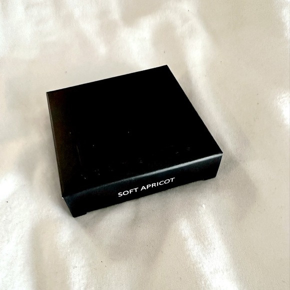 Laritzy Cosmetics Pressed Blush - Picture 3 of 5